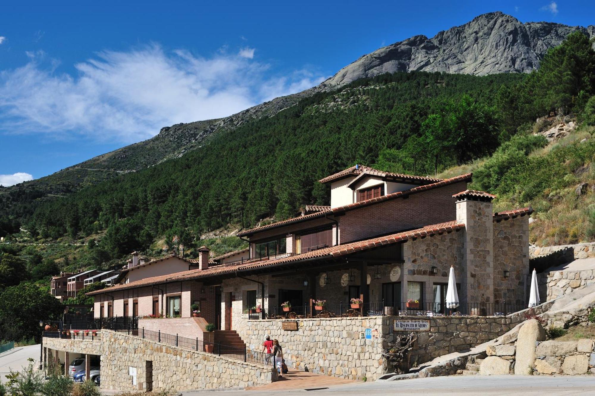 Hotel Rural Y Restaurante, Rinconcito De Gredos Cuevas Del Valle Exterior photo